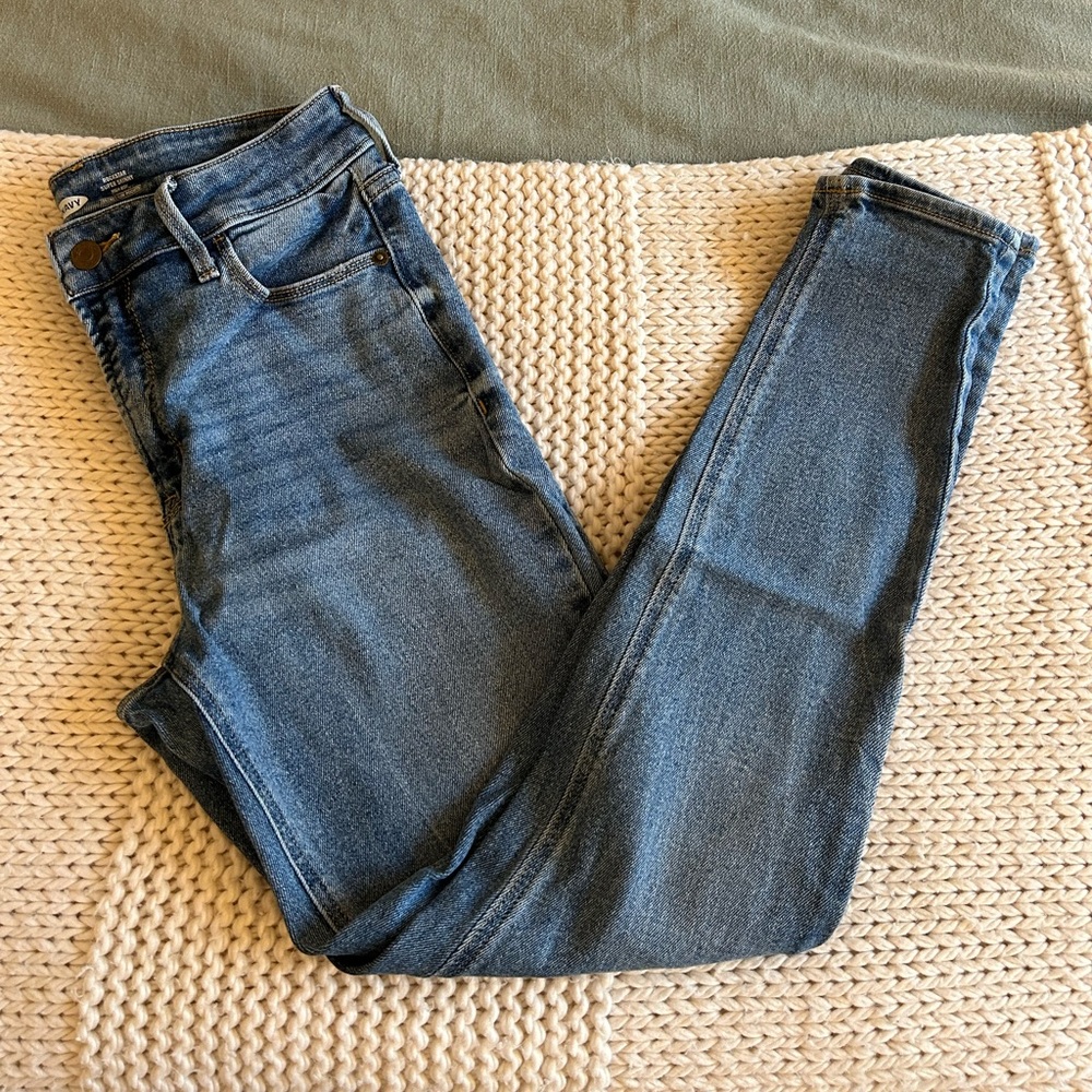 Old Navy Rockstar Super Skinny High Rise Jeans
